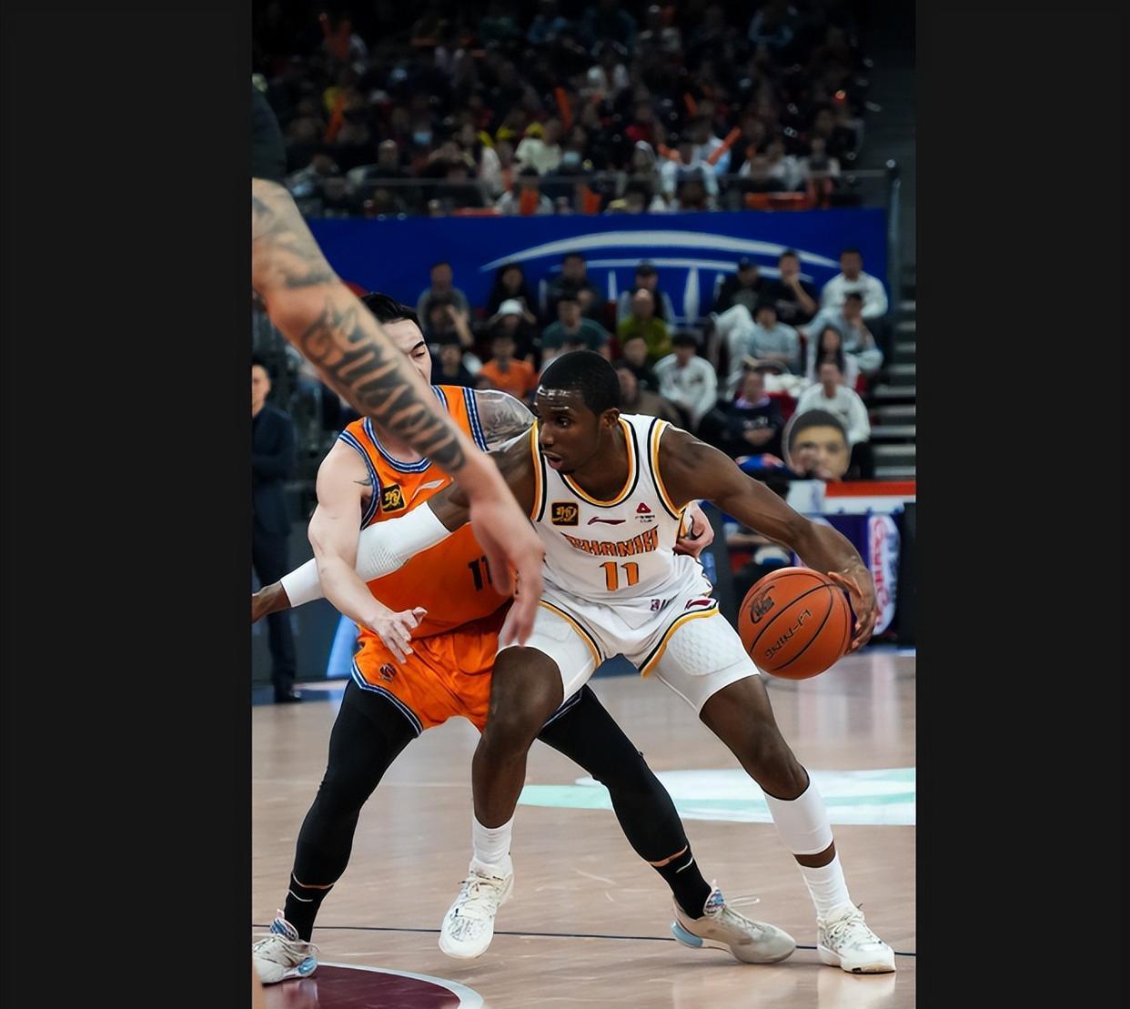 包含篮球官方发布赛后数据，表现引争议的词条